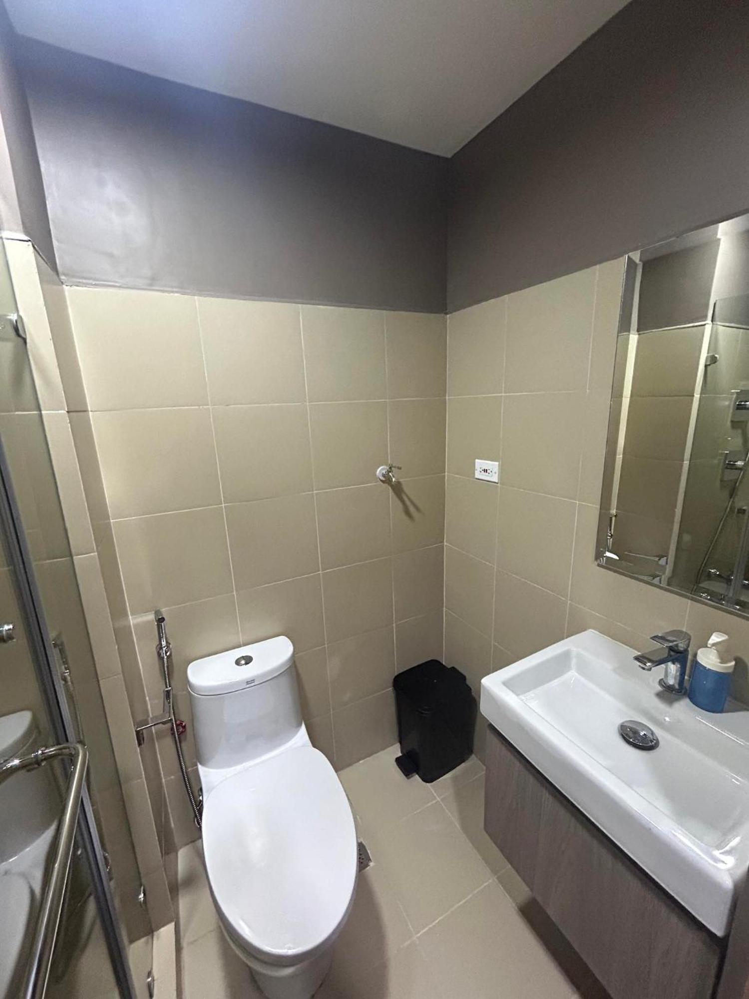 Pasay Condotel With Massage Chair And Ps4- Stellar Suites Hotel